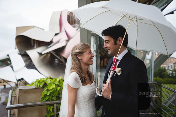 fotos de fotografo reportaje de boda en hotel marques de riscal