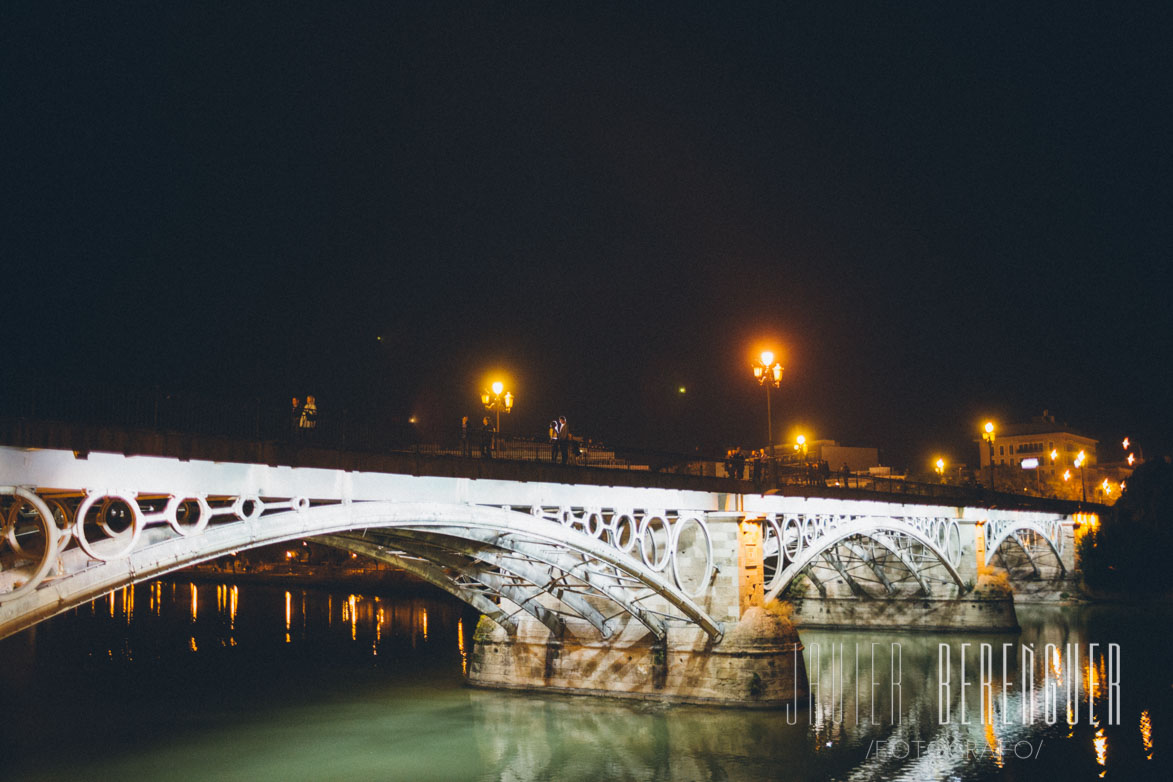 Fotos de Fotógrafos de Boda en Puente de Triana Sevilla-10757