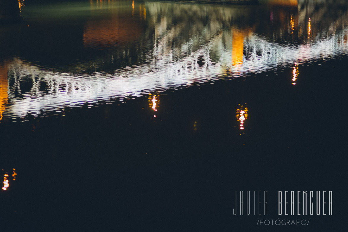 Reflejo Puente de Triana en el Agua