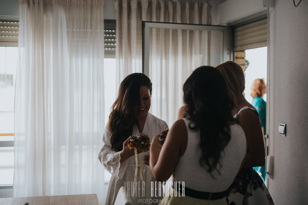 Entrega de regalos amigas en boda 