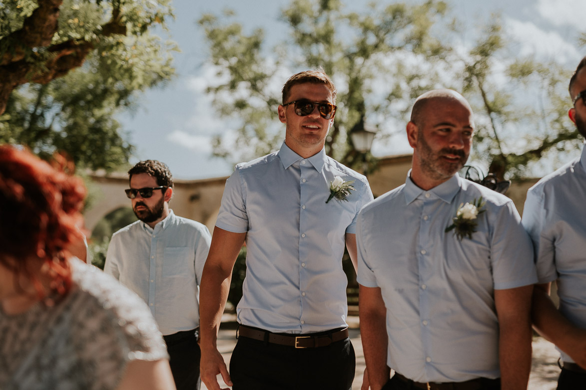 Como vestir a un hombre para una boda con traje o informal ✓