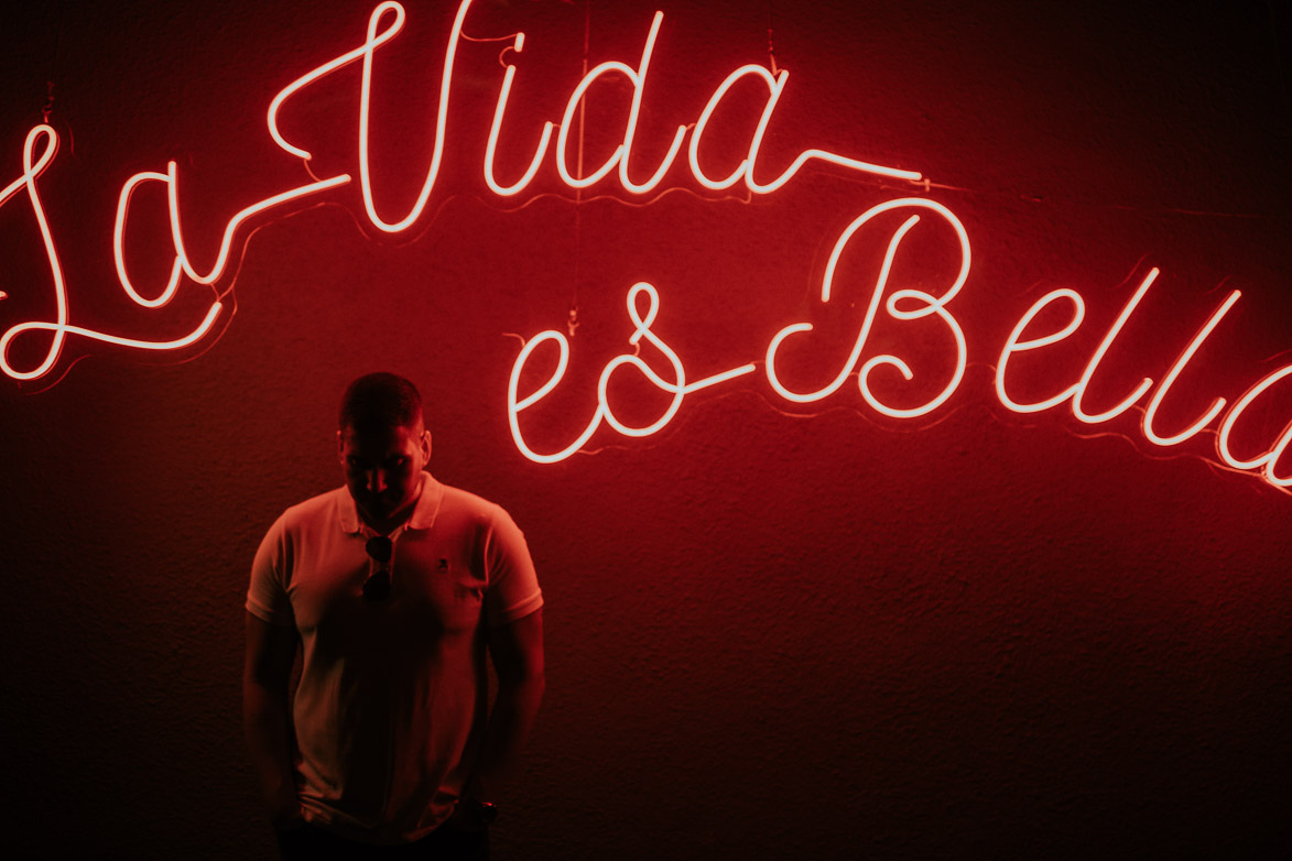 La vida es bella Neon para Bodas