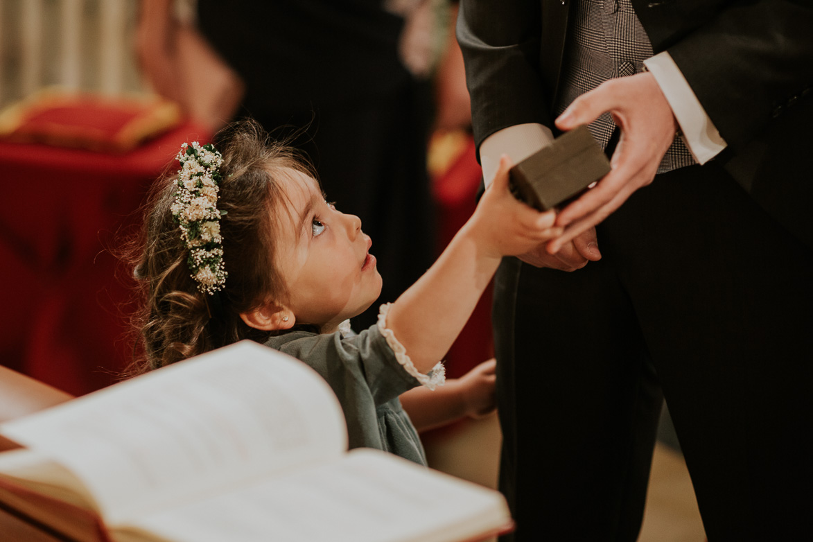 Como vestir a los niños que llevan los anillos en la boda