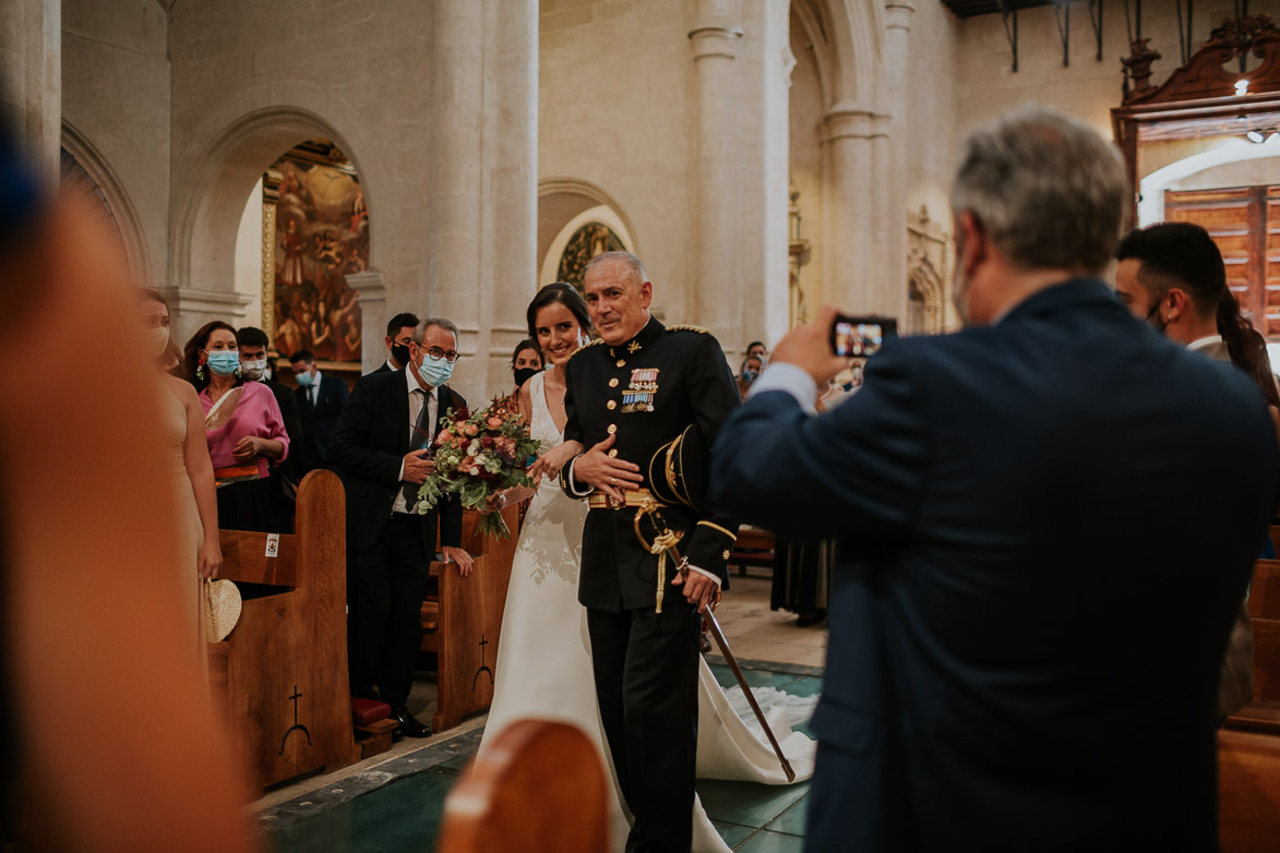 Fotos entrada de Novia en Basílica de Santa Maria Alicante