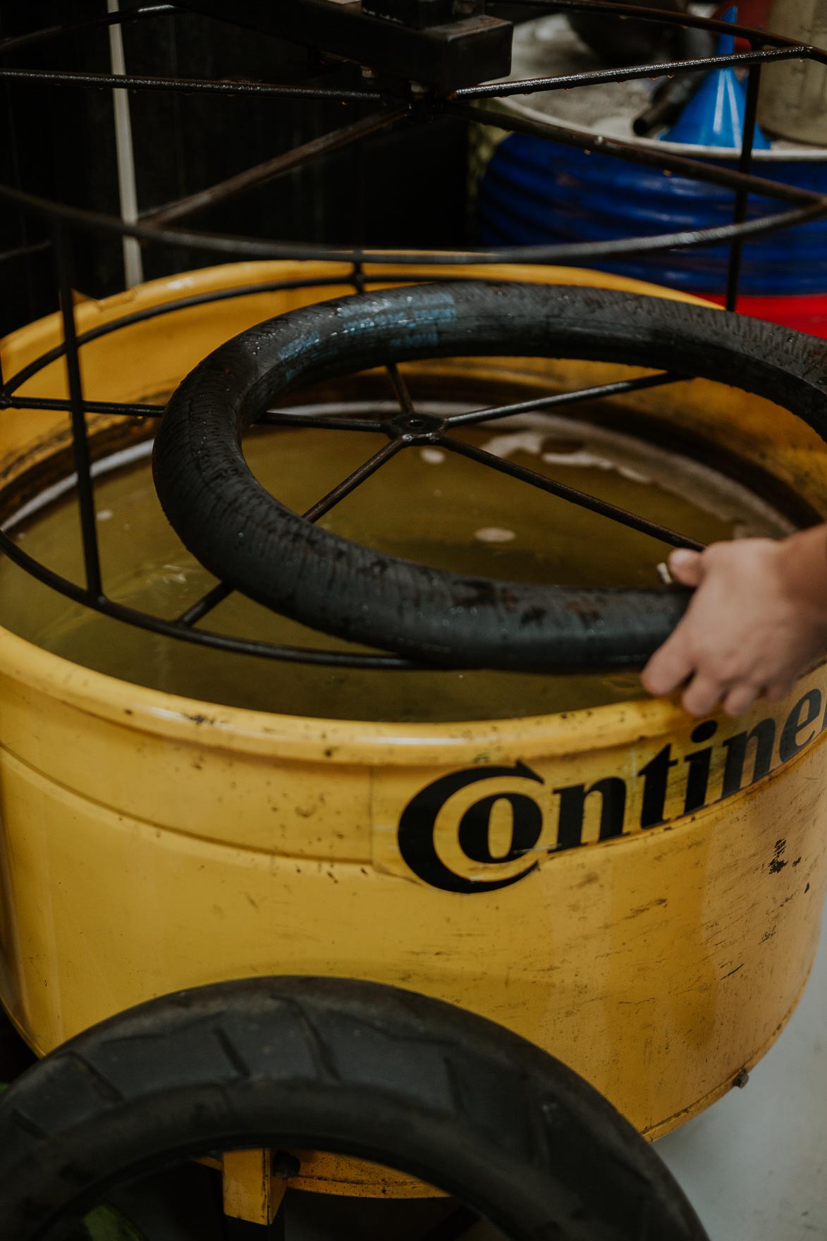 Comprobar si una cámara Pierde Aire con Agua