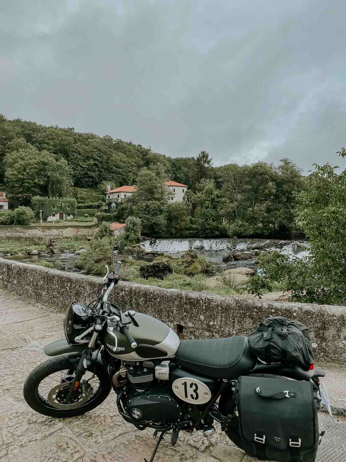 Triumph Scrambler Galicia Cañon del Sil Sierra de Gredos