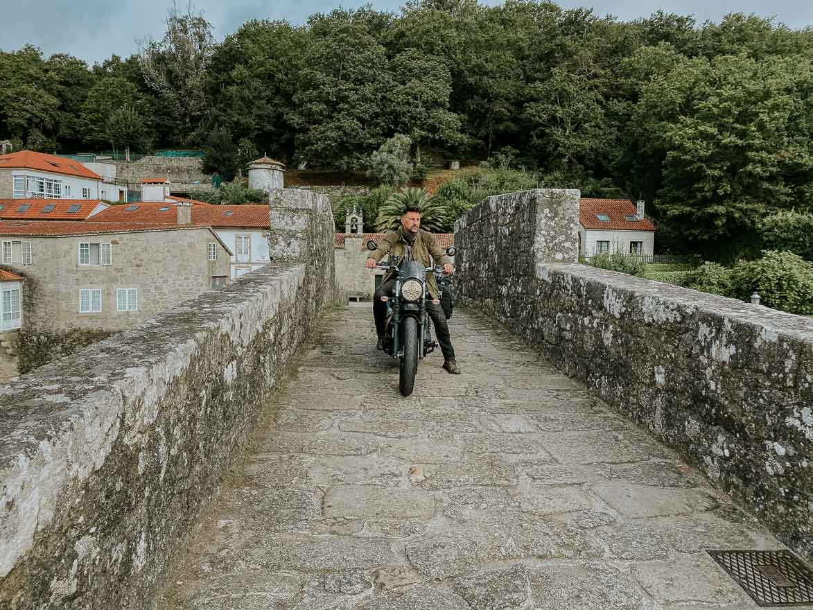 Triumph Scrambler Galicia Cañon del Sil Sierra de Gredos