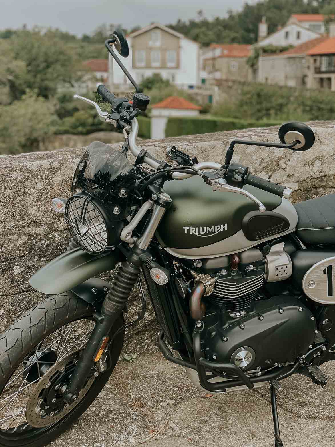 Triumph Scrambler Galicia Cañon del Sil Sierra de Gredos