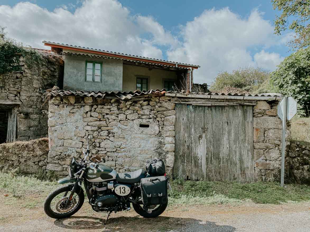 Triumph Scrambler Galicia Cañon del Sil Sierra de Gredos