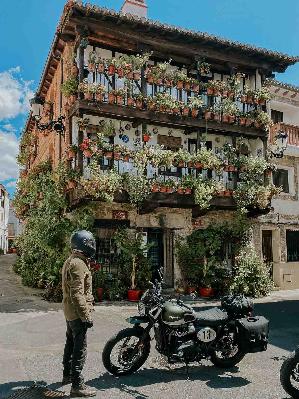 Viaje en Moto Triumph Scrambler Candeleda