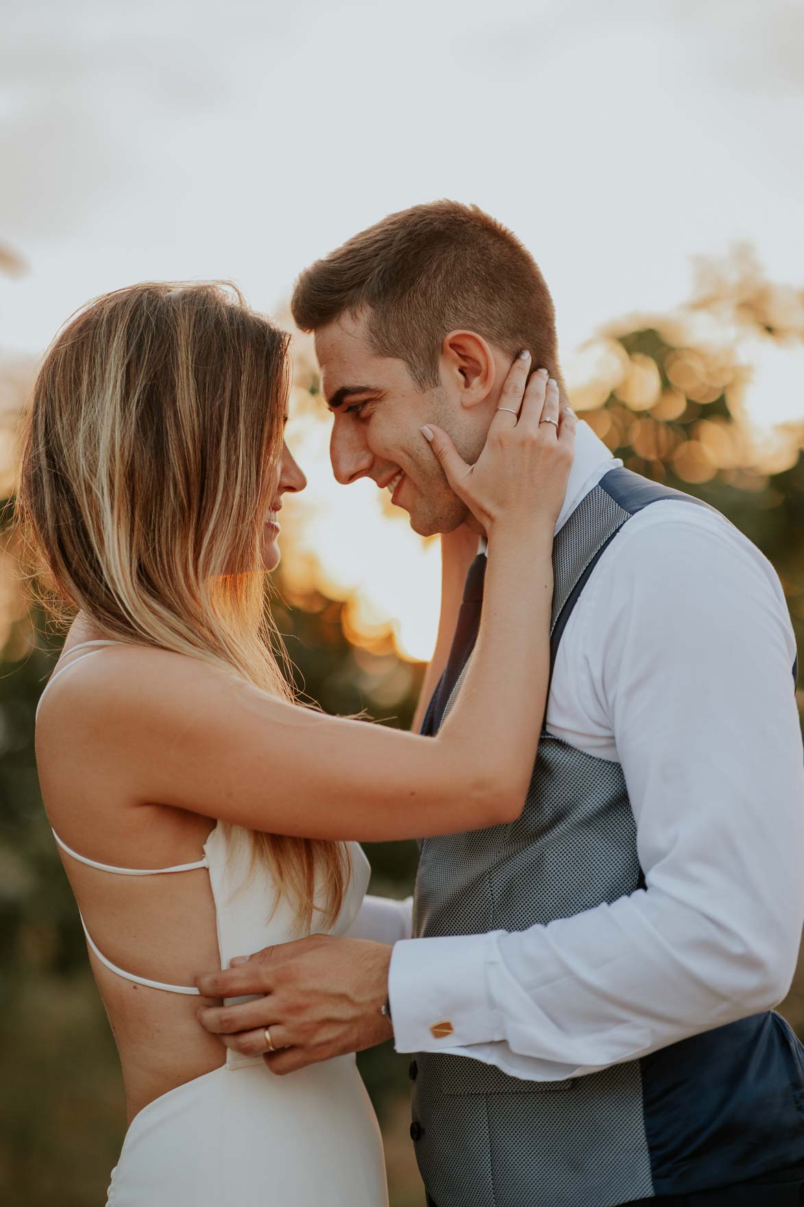 vestido de novia con espalda descubierta