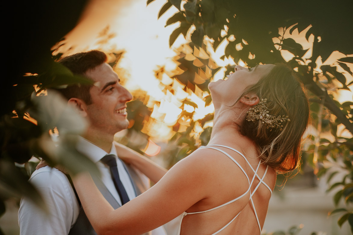 vestido de novia con espalda descubierta