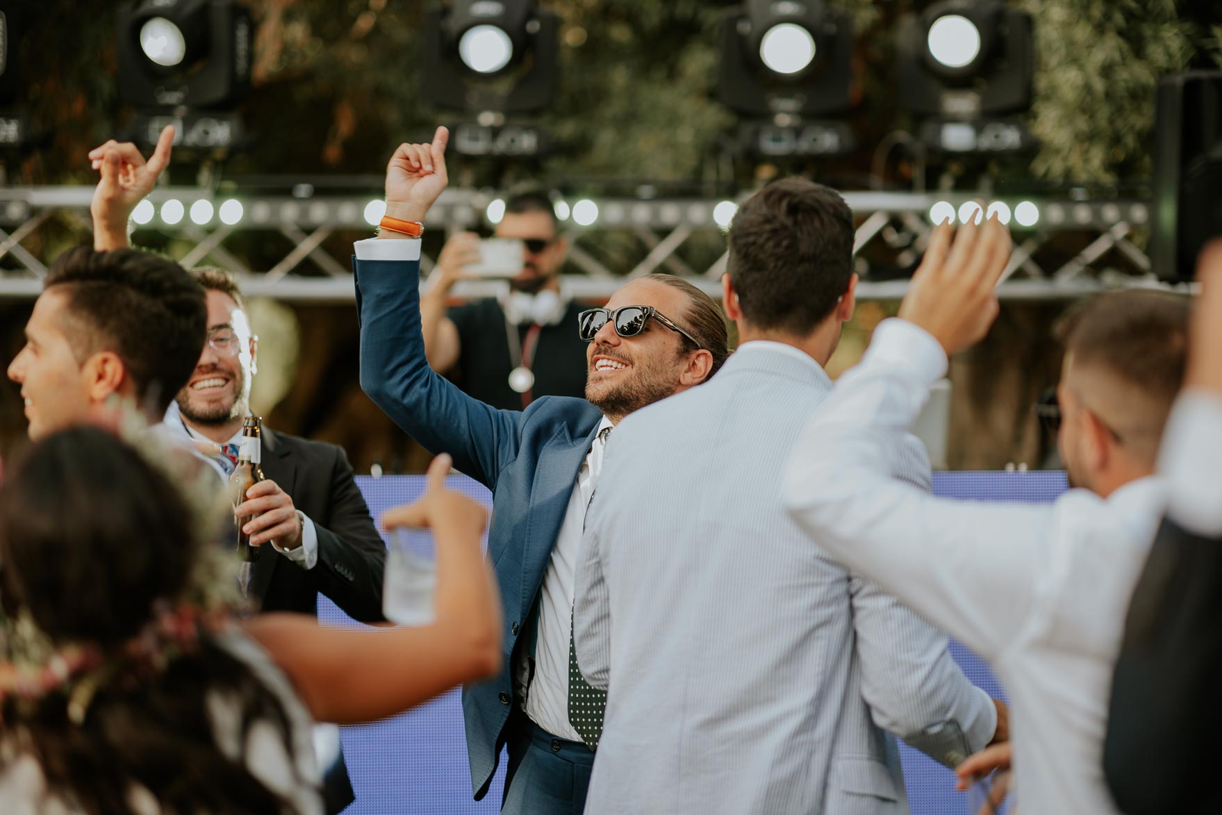 Invitados bailando en Boda