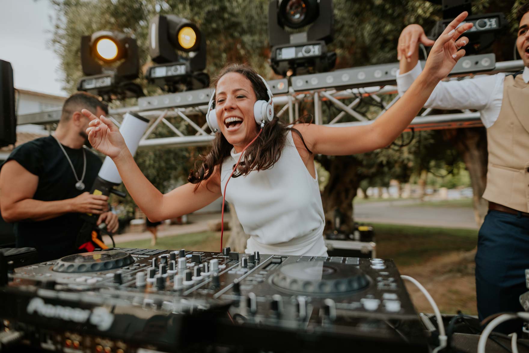 Novia DJ en Bodas