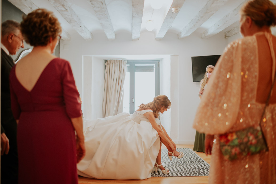 Novias con vestido Mikado de Rosa Clara