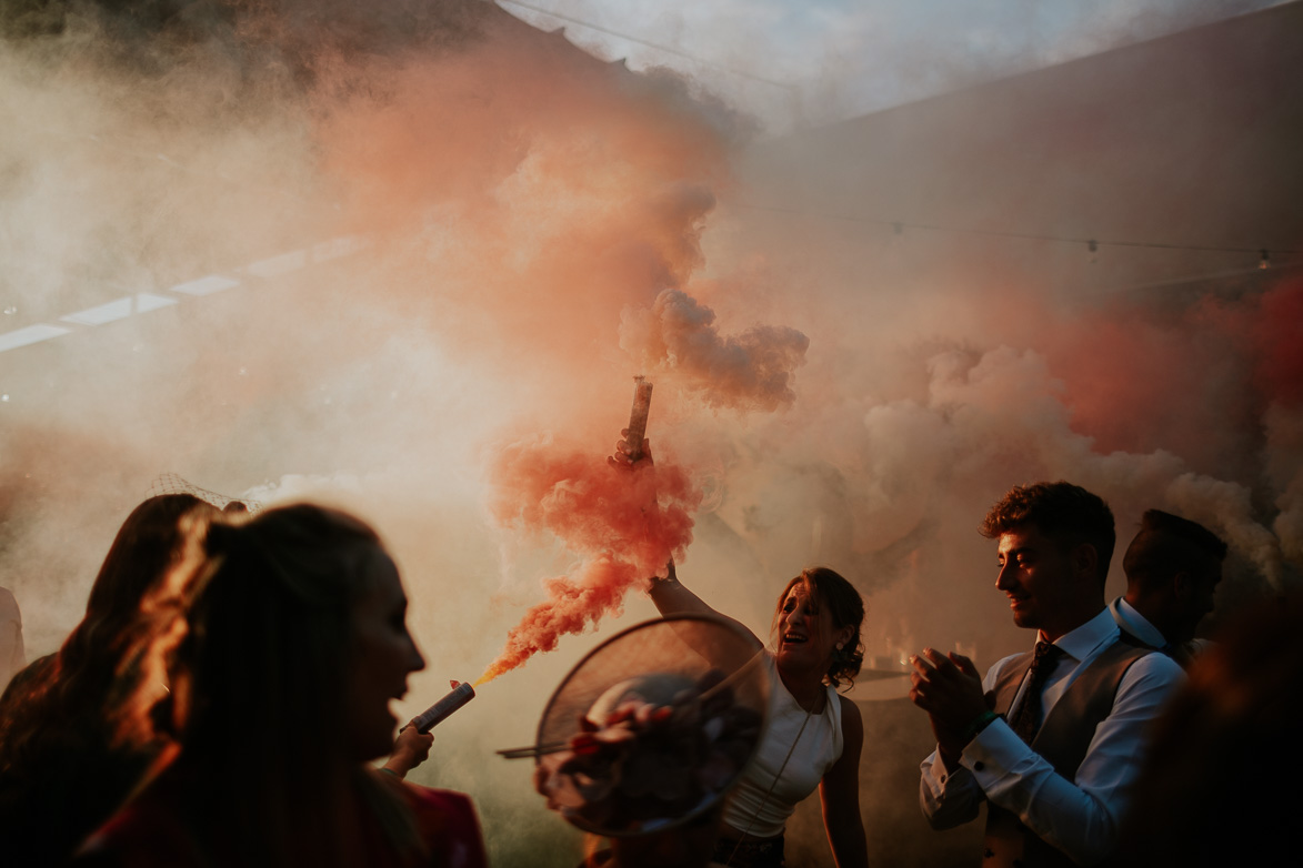 Fotos de Bengalas de Humo en Bodas