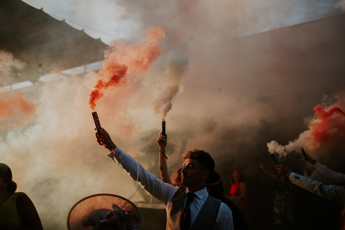 Fotos de Bengalas de Humo en Bodas