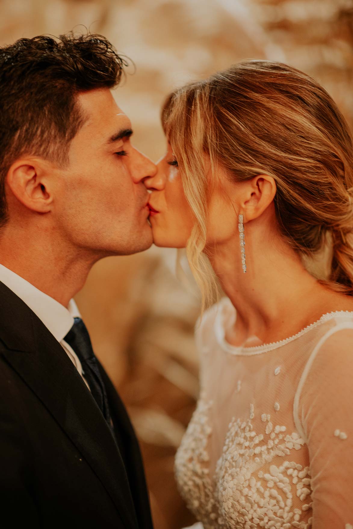 Cuando dar un beso en una boda