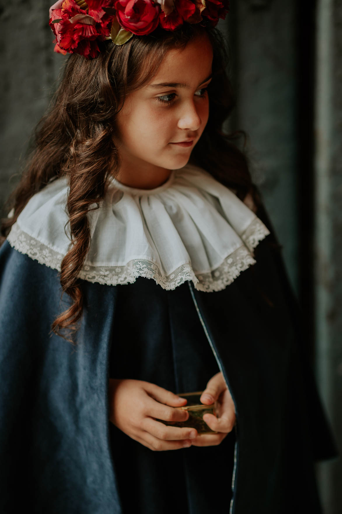 Como vestir a una niña de anillos en Boda de Navidad