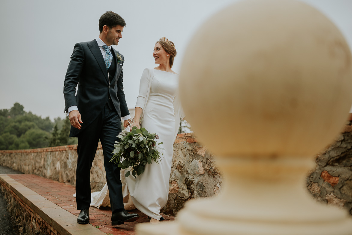 Vestido Ruben Hernadez con tocado Joya de Inmaculada Jara