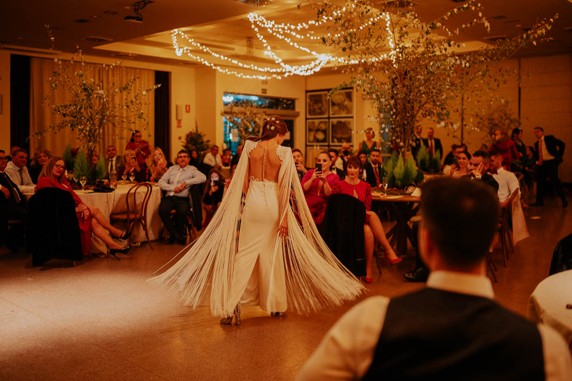 Traje con Flecos para Bodas Ruben Hernandez