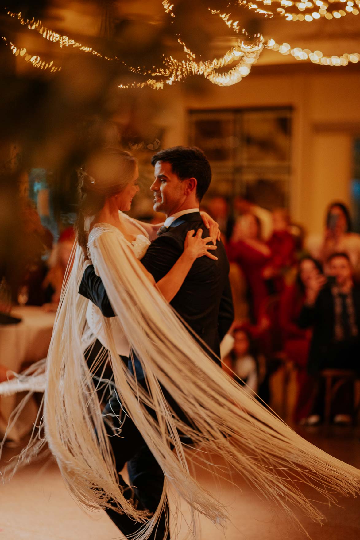 Traje con Flecos para Bodas Ruben Hernandez