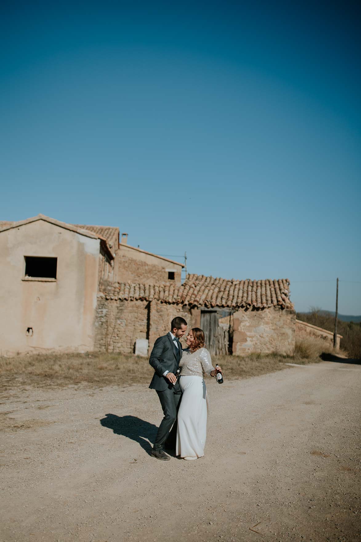 Boda en Granja Abandonada