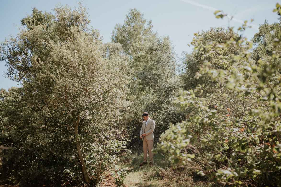 Traje de lino para bodas