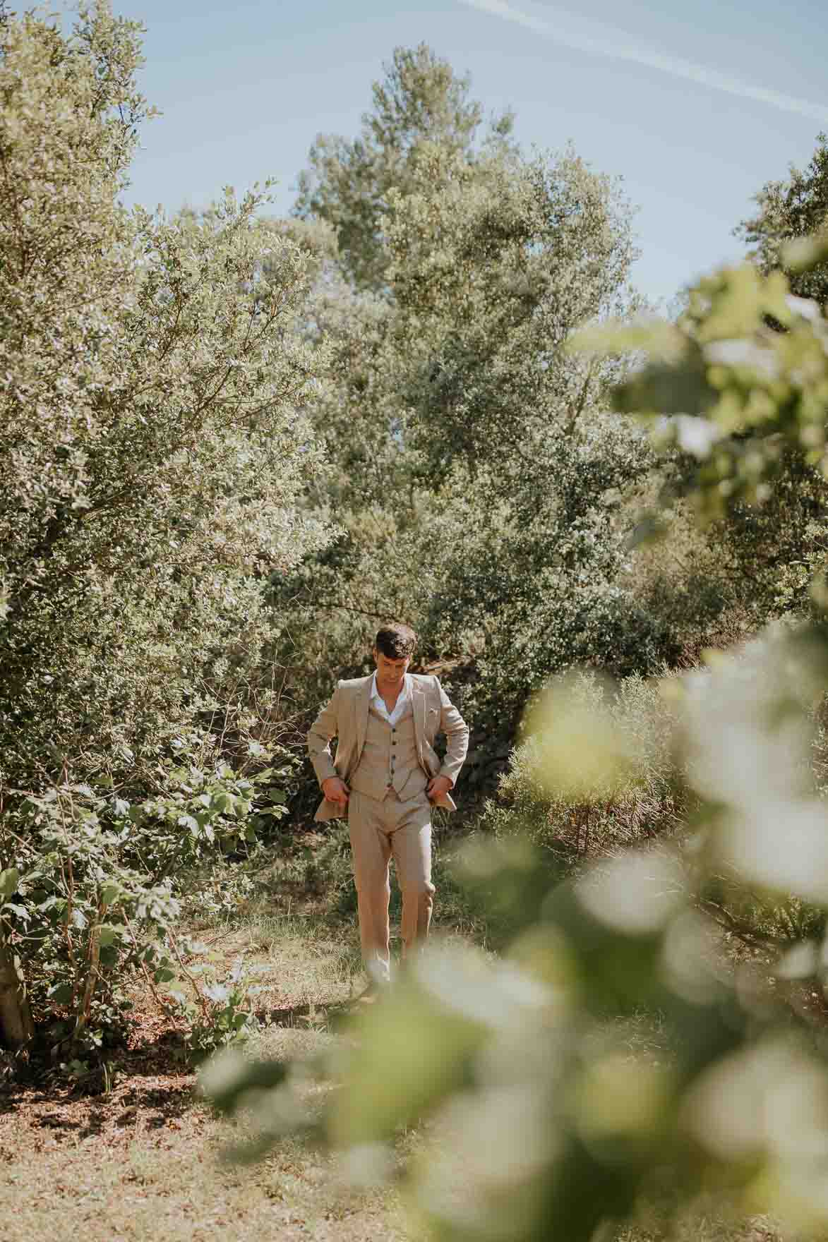 Traje de lino para bodas