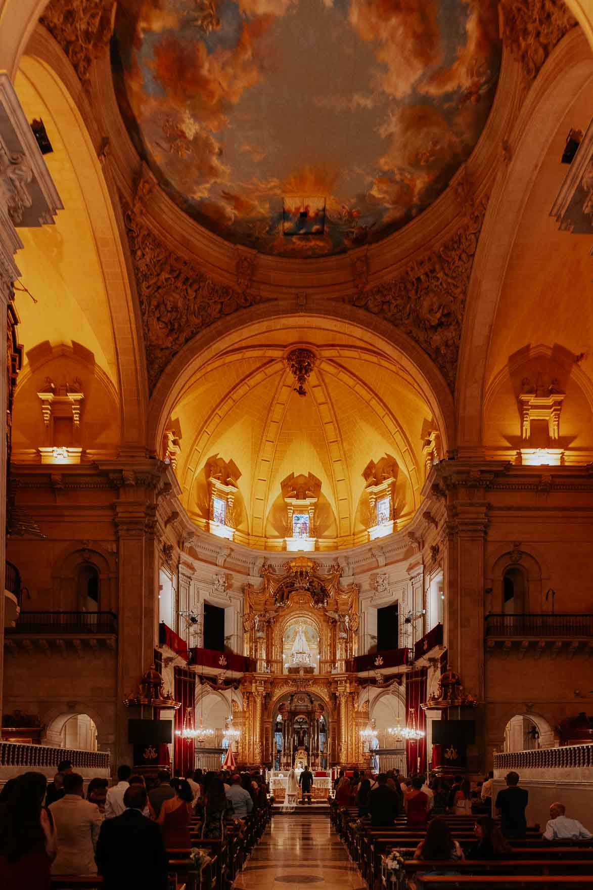Boda en Basilica de Santa Maria Elche