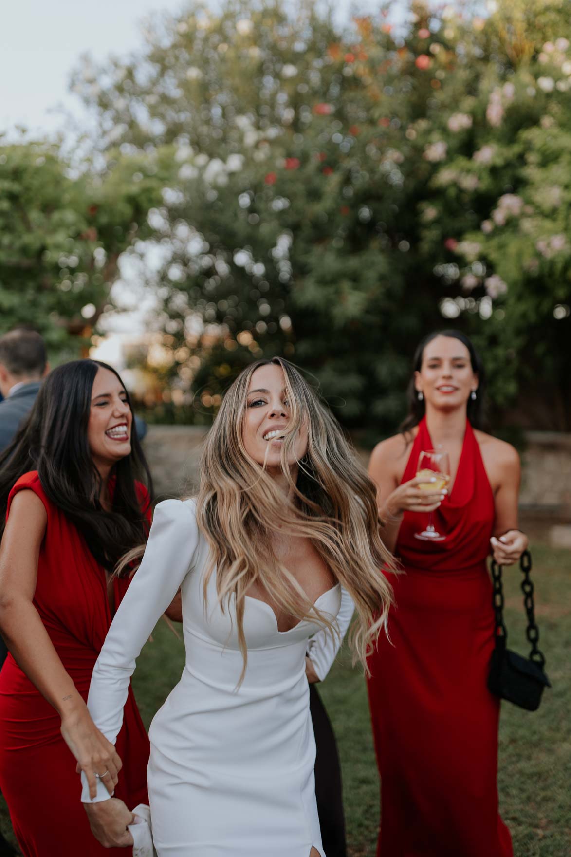 Boda moderna atrevida en Finca La Roscana Elche