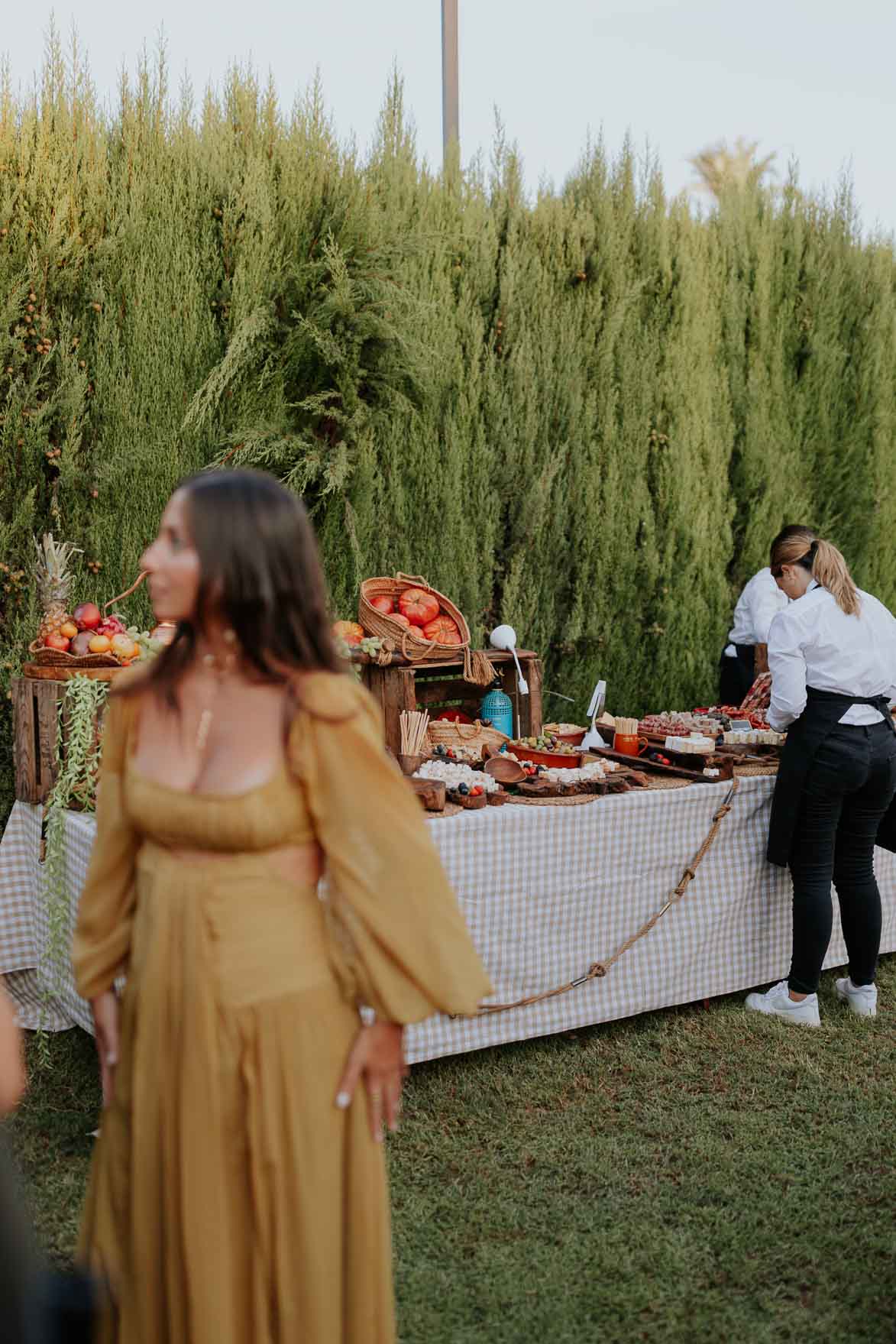 Boda moderna atrevida en Finca La Roscana Elche