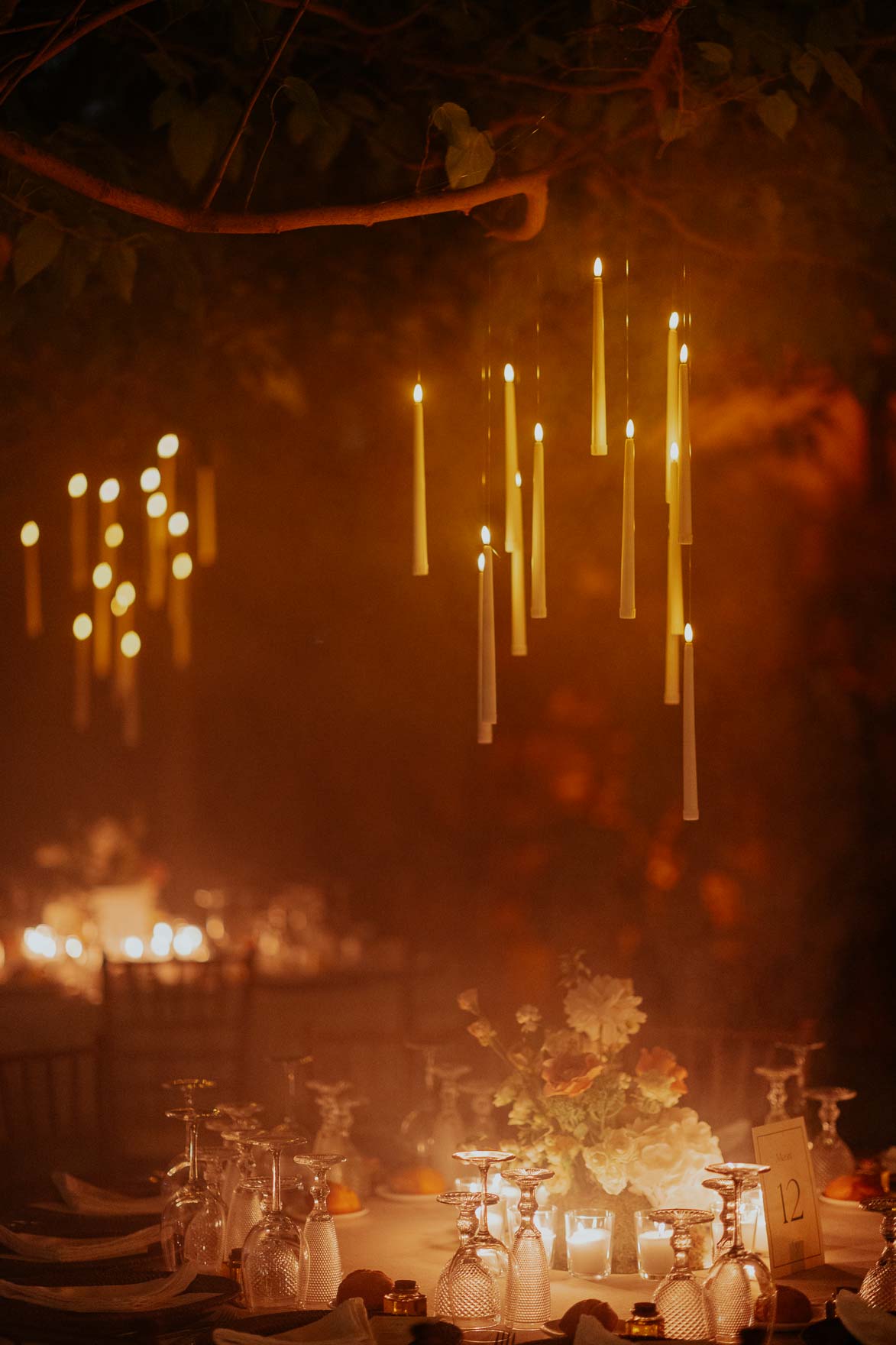 Decoración con velas colgantes