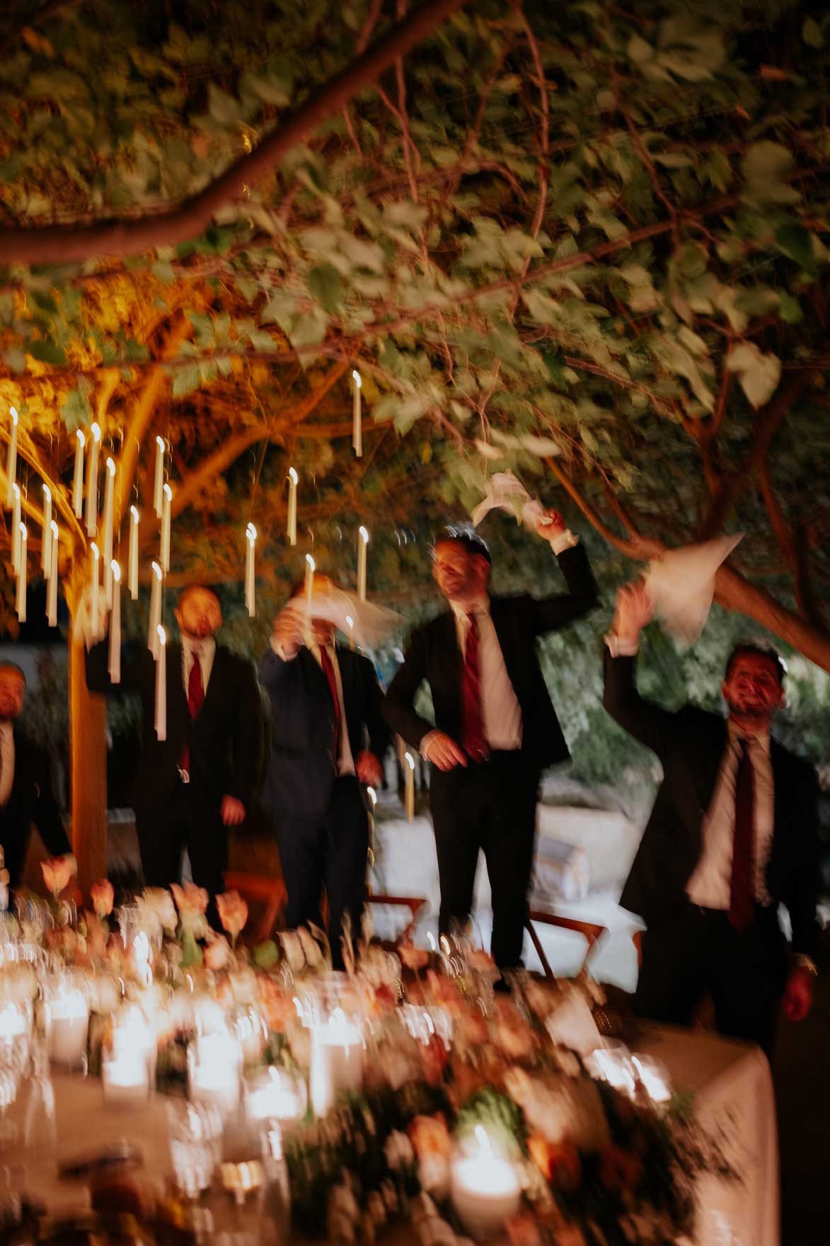 Decoración con velas y telas de Julia Llodra Wedding Planner