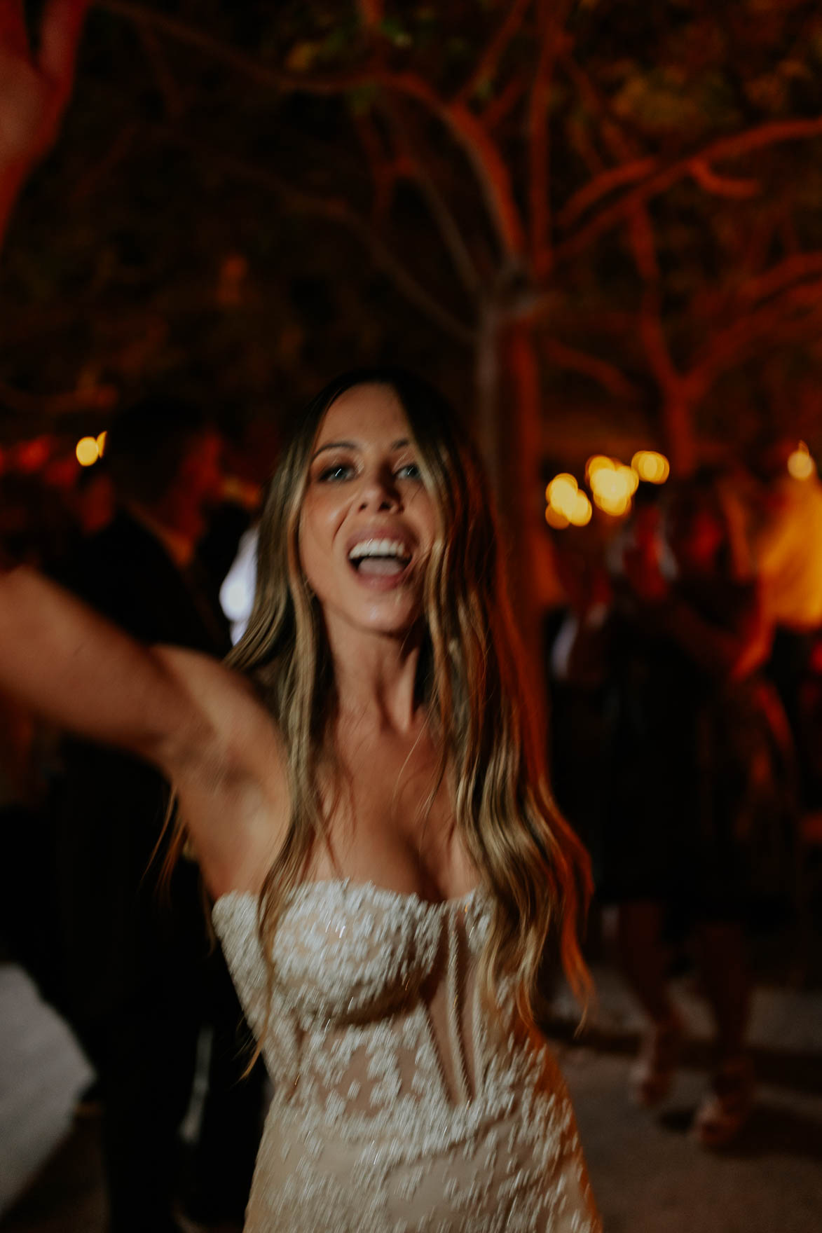 Boda moderna atrevida en Finca La Roscana Elche