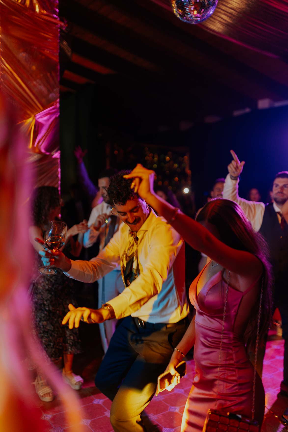 Boda moderna atrevida en Finca La Roscana Elche