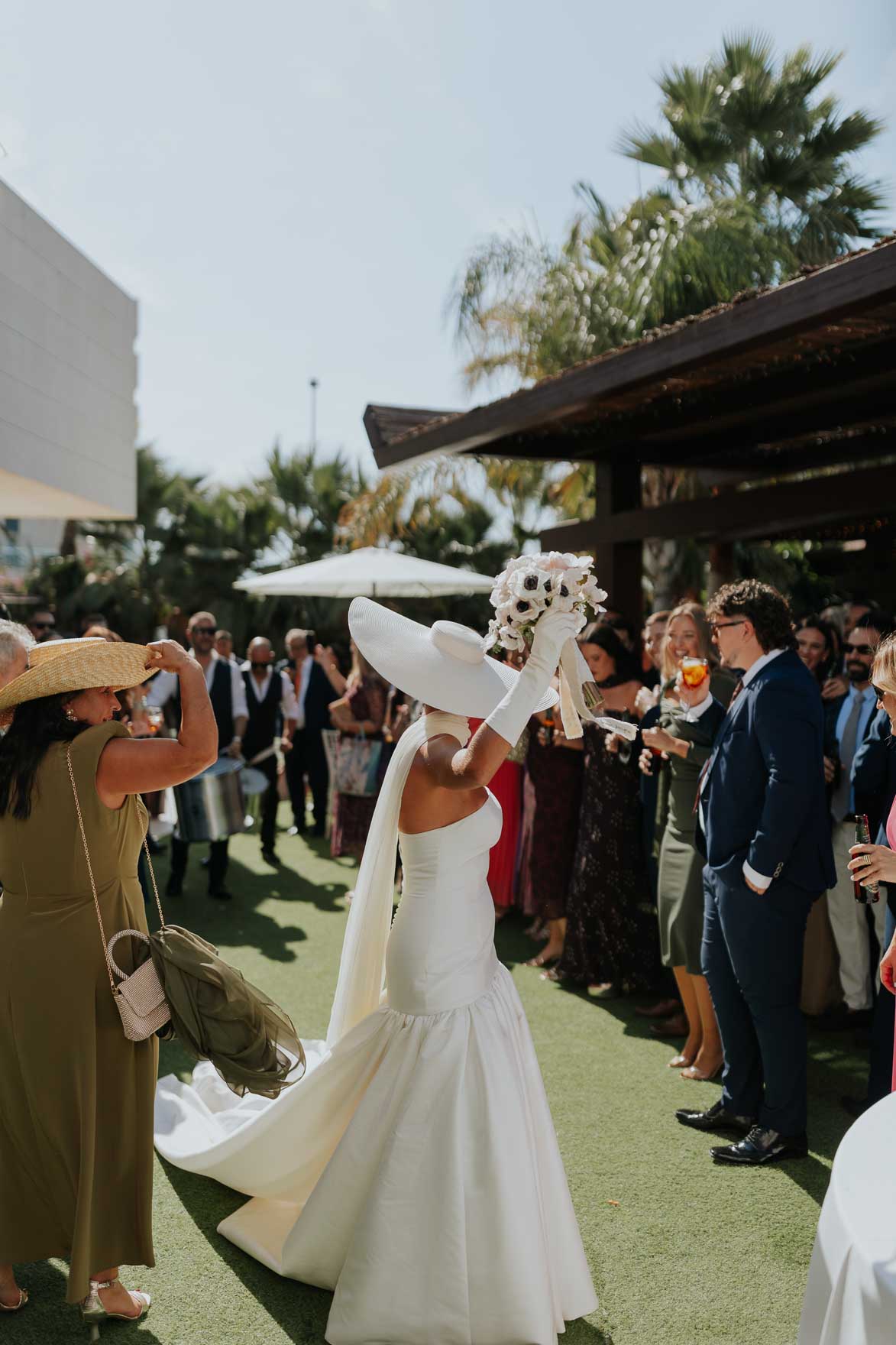 Novias con pamela inspiracion de looks para Bodas