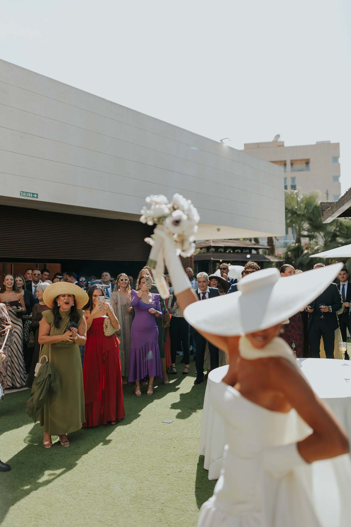 Novias con pamela inspiracion de looks para Bodas