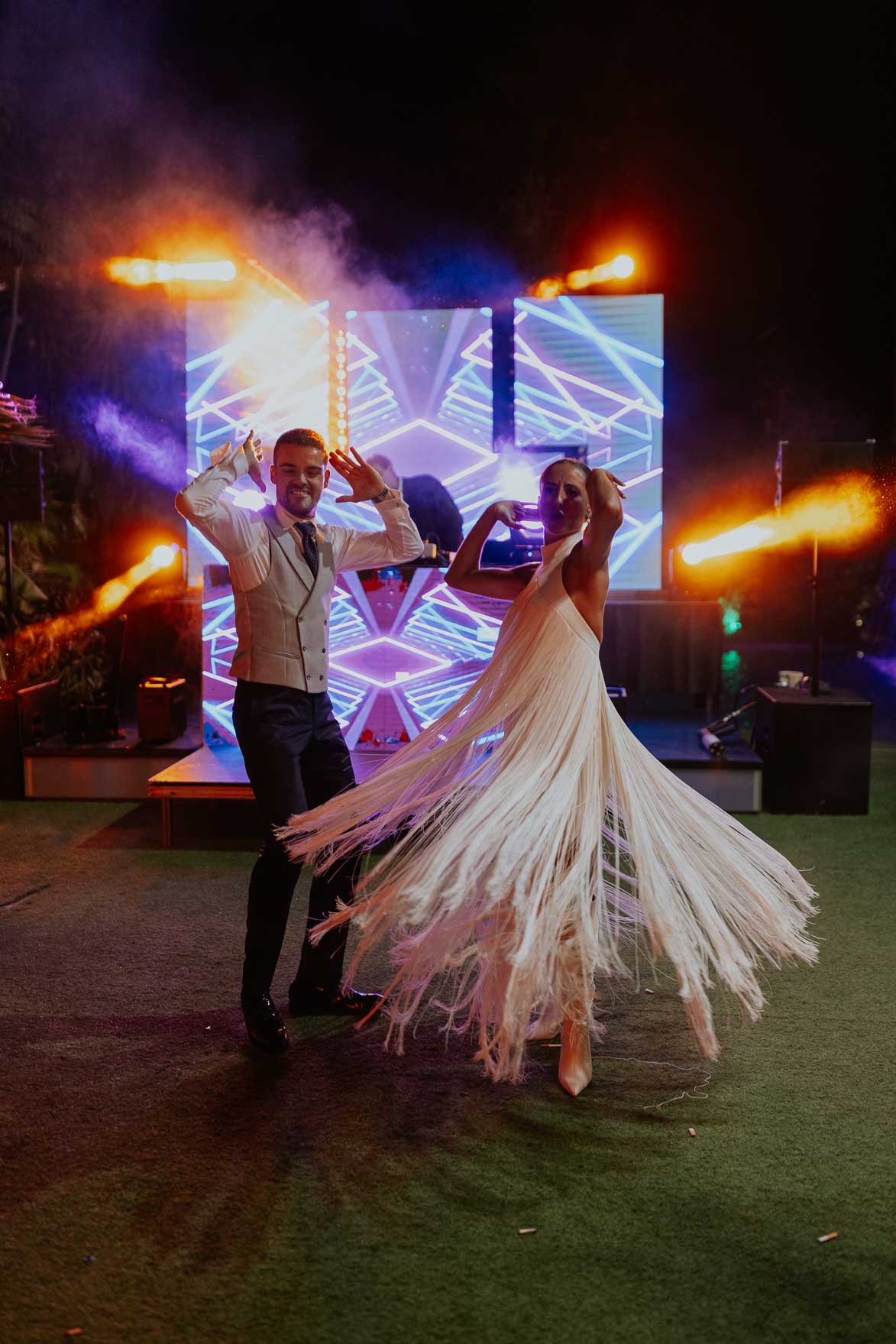 Novias con Vestido de Flecos inspiracion de looks para Bodas