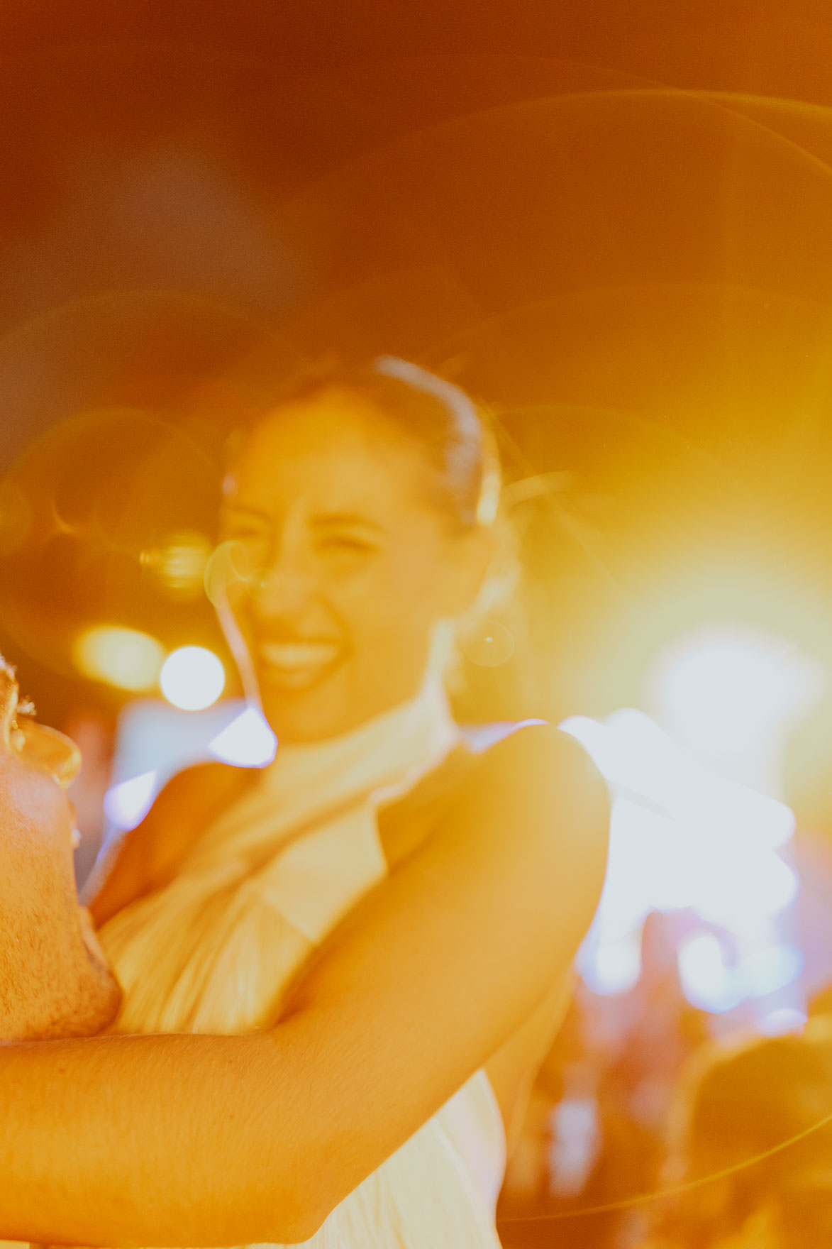 Novias con Vestido de Flecos inspiracion de looks para Bodas
