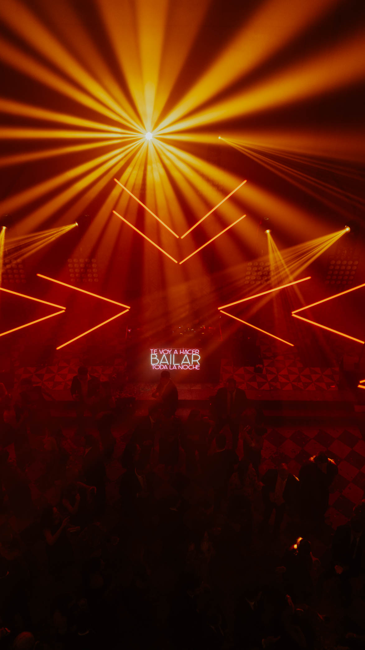 • Audio y luces: Audioled