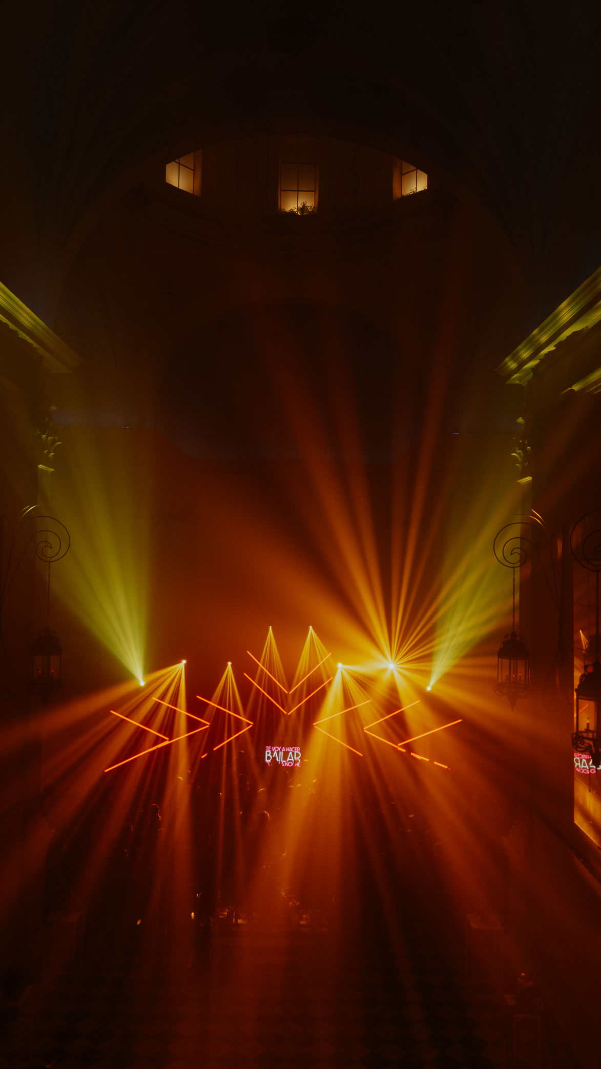 • Audio y luces: Audioled