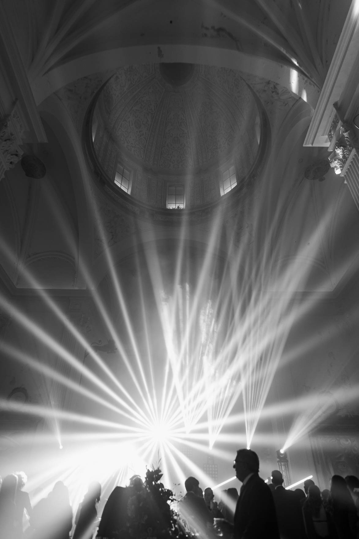 • Audio y luces: Audioled