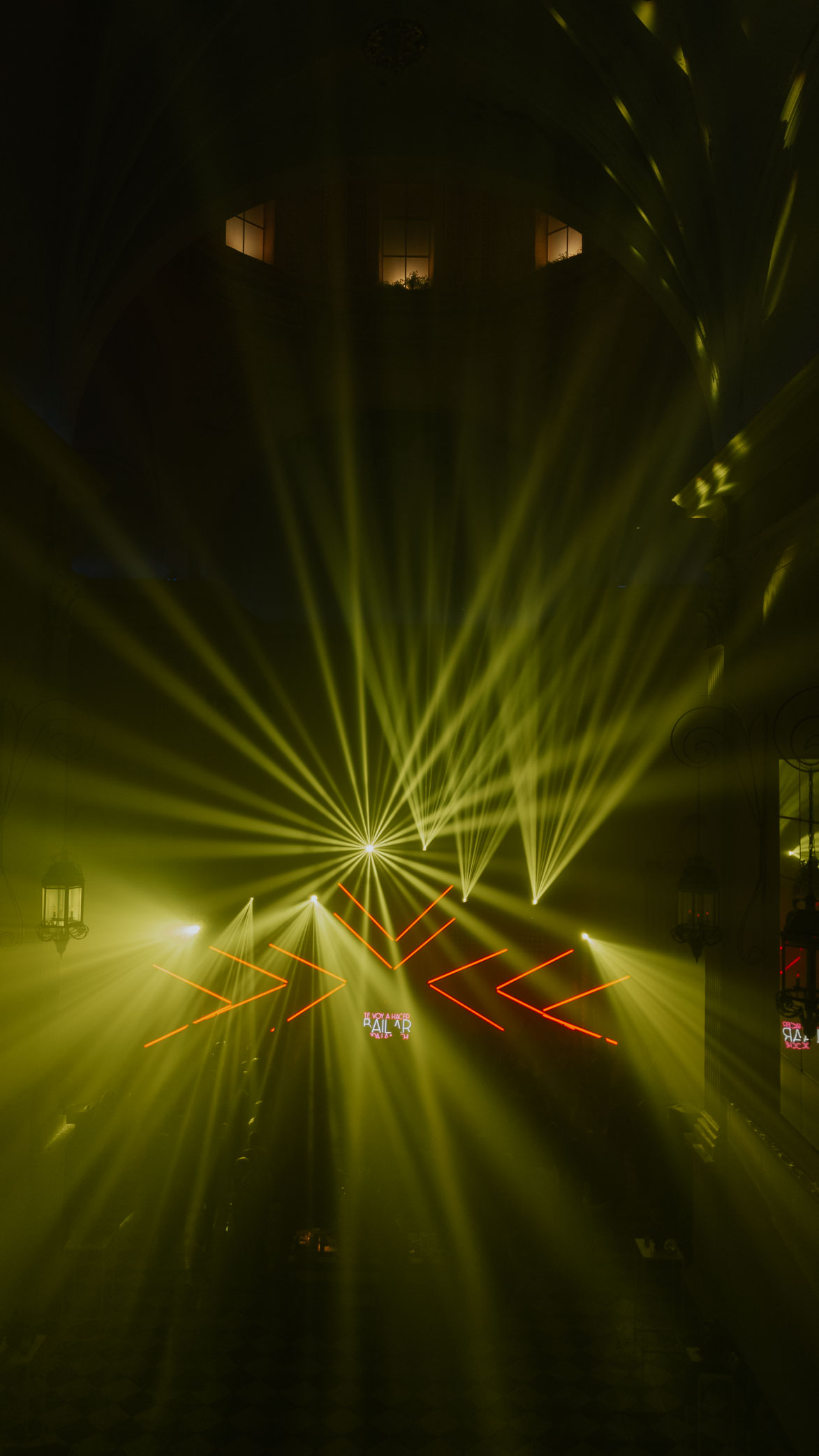 • Audio y luces: Audioled