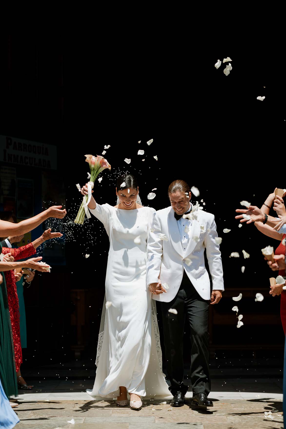 salida de los novios ceremonia boda en Torrevieja